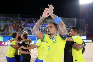 Brasil chega à decisão da Copa do Mundo de beach soccer