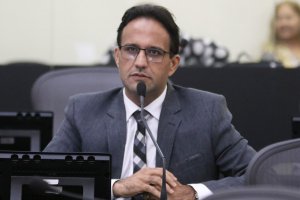Aprovado projeto de lei que determina que cuidados íntimos na educação infantil sejam feitos somente por mulheres
