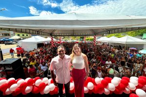 Prefeita Marcela Gomes promove show de prêmios para comemorar o Dia das Mães em Novo Lino