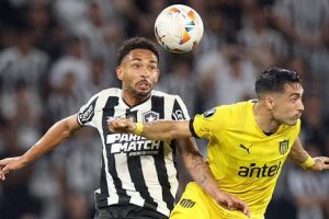 Botafogo passa por cima do Peñarol e se aproxima de vaga na final da Libertadores 