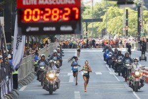 São Silvestre: atletas elogiam público e apontam calor como obstáculo