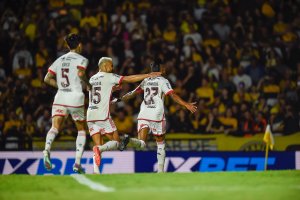 Flamengo vence com muita facilidade e deixa Criciúma com um pé na Série B