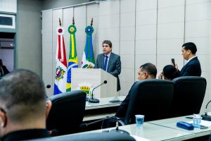 Vereadores cobram resolução de problemas causados pela desordem de fios espalhados pelas ruas de Maceió