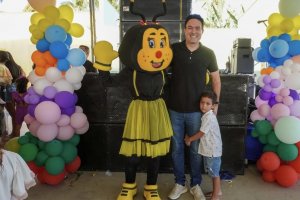 Prefeito Jorge Galvão promove festa para a criançada de Jundiá