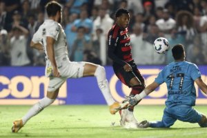 Neymar desencanta, Santos vence e encerra sequência invicta do Flamengo no Brasileirão 