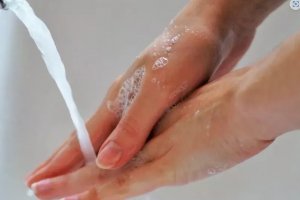 Compartilhar objetos de uso pessoal pode causar doenças infectocontagiosas