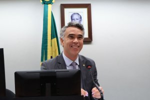 Projeto de lei que aumenta pena em casos de violência contra profissionais da educação é aprovado na Câmara