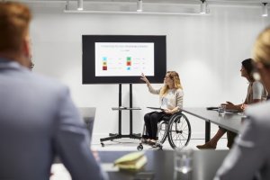 Empresa brasileira completa 10 anos empregando milhares de pessoas com deficiência