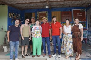 Ao lado do mestre Jasson, prefeito Dalminho recepciona Adriana Calcanhoto em Belo Monte