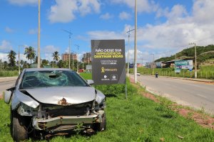 Simulação de acidente alerta para conscientização no trânsito durante o Maio Amarelo