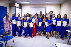 Alunas do Acessuas encerram curso de Costureiro sob Medida com desfile de moda