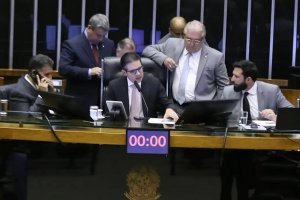 Câmara aprova urgência para proposta que reduz benefícios fiscais
