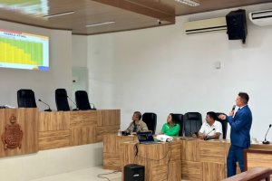 Reajuste salarial para professores e servidores da Secretaria de Educação de Penedo é apresentado na Câmara de Vereadores