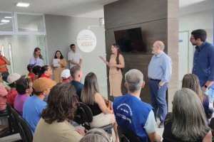 Pacientes visitam Centro de Hemodiálise de Penedo e conhecem equipe responsável pelo serviço