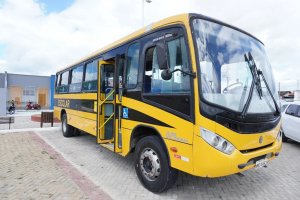 Prefeitura de União entrega ônibus adaptado para transporte exclusivo de crianças da Creche Tia Ericleide