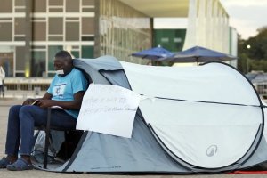Após ordem de Moraes, deputado aliado de Bolsonaro deixa acampamento