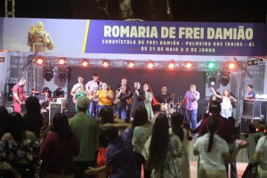 Segundo dia da Romaria de Frei Damião reúne fé e louvor no Distrito de Canafistula, em Palmeira