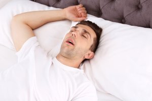 Você respira pela boca? Entenda como isso afeta os dentes, o sono e até o desempenho intelectual