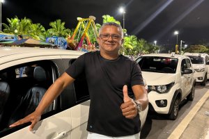 Taxistas celebram corridas em alta e valorização no São João Massayó