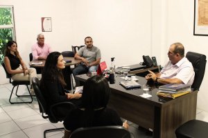 Imprensa Oficial Graciliano Ramos recebe controladora-geral em campanha contra assédio moral