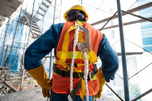 Riscos e perigos: saiba como garantir a segurança com a energia elétrica na construção civil