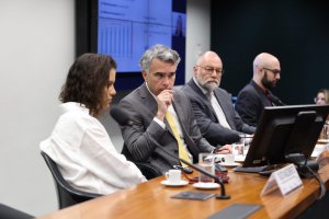 Rafael Brito trabalha para aprovar o SUS da Educação até setembro