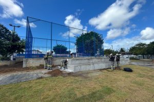 Praça do Conjunto Carminha recebe nova rede de iluminação no Biu