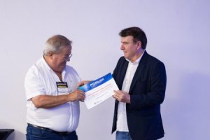 Prefeito de Paripueira recebe título de Prefeito Inovador 2025 por modernizar a iluminação com LED