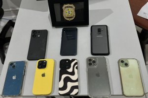 Polícia Civil de Alagoas devolve a turistas celulares furtados em evento