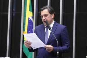 Deputado Isnaldo Bulhões mantém BPC vivo e ajuste do salário mínimo