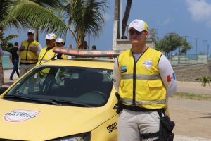 Ronda no Bairro intercepta veículo conduzido por homem embriagado na orla de Maceió