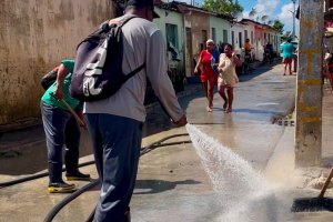 Rio São Miguel normaliza, e equipes garantem limpeza para retorno das famílias nos bairros afetados