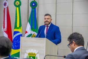 Thiago Prado se reúne com moradores do Graciliano Ramos e apresenta avanços nas demandas da comunidade