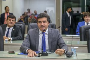 Rui Palmeira vota contra novos empréstimos e crítica LDO aprovada pela Câmara de Maceió