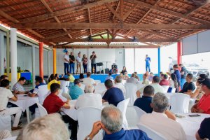 Prefeito de Coruripe reúne agricultores familiares para agradecer parceria e reforçar investimentos na merenda escolar
