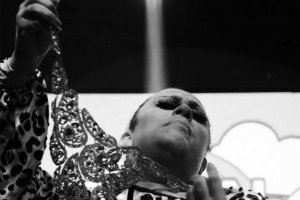 Drag alagoana Rebeca Big Mac celebra cultura e diversidade com show gratuito em Maceió