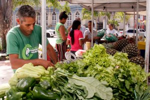 Feira agroecológica do TJAL incentiva consumo de alimentos orgânicos
