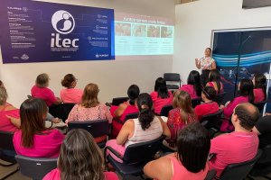 Outubro Rosa: ITEC promove palestra sobre prevenção ao câncer de mama