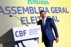 Candidato único, Samir Xaud é eleito presidente da CBF