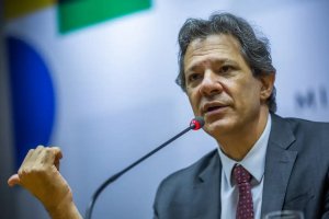 Haddad: bets ganham fortuna, mas mandam dinheiro para fora do país