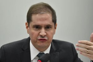 Ex-AGU confirma ao Supremo consulta de Bolsonaro para reverter urnas