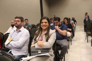 Prefeita de Novo Lino representa prefeitos alagoanos em debate sobre gestão de resíduos sólidos na Marcha a Brasília