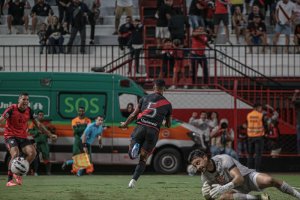 CRB sofre terceira derrota seguida e aumenta jejum na Série B