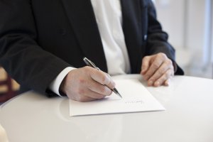 Acordo entre sócios evita conflitos e protege empresas em tempos de crise