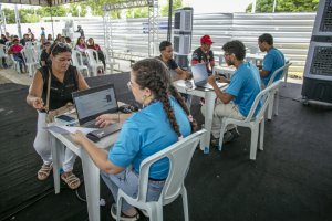 11º Emprega Maceió atrai público no Benedito Bentes com 100 fichas diárias