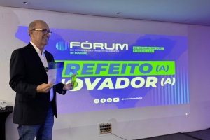 Ronaldo Lopes recebe prêmio Prefeito Inovador