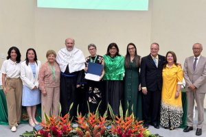 Faculdade de Medicina da Ufal celebra 75 anos com cerimônia emocionante