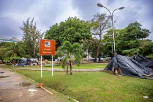 Prefeitura de Maceió retira famílias em situação de rua da Praça Sinimbu