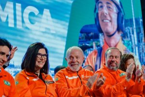 Lula cobra fiscalização de preços de combustíveis