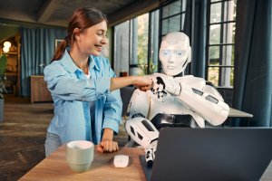 8 em cada 10 profissionais brasileiros se sentem mais  criativos atualmente graças à Inteligência Artificial